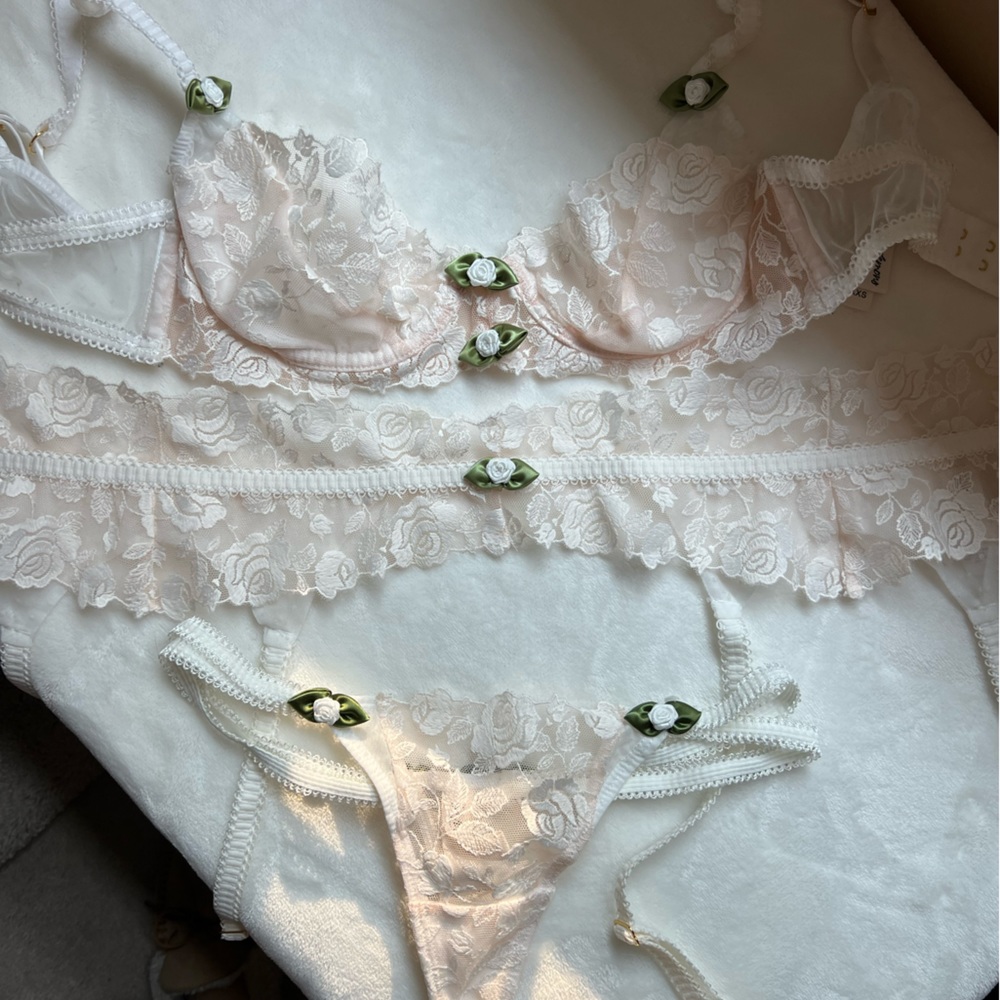 Sweetheart Floral Rose Lace SET For Love and Lemons